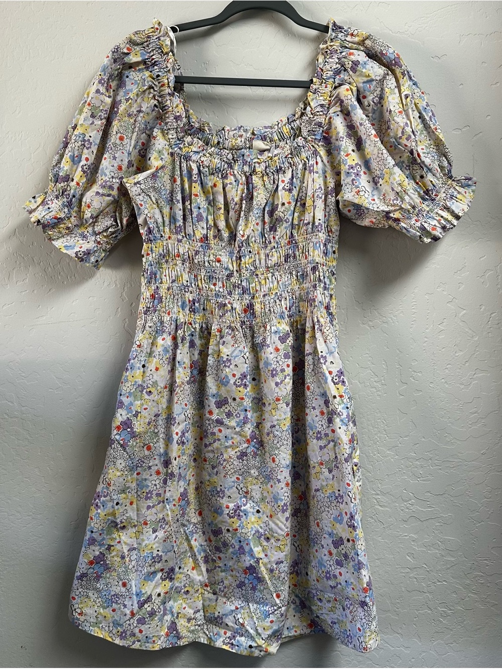 Levi’s Smocked Puff-Sleeve Floral Mini Dress size large